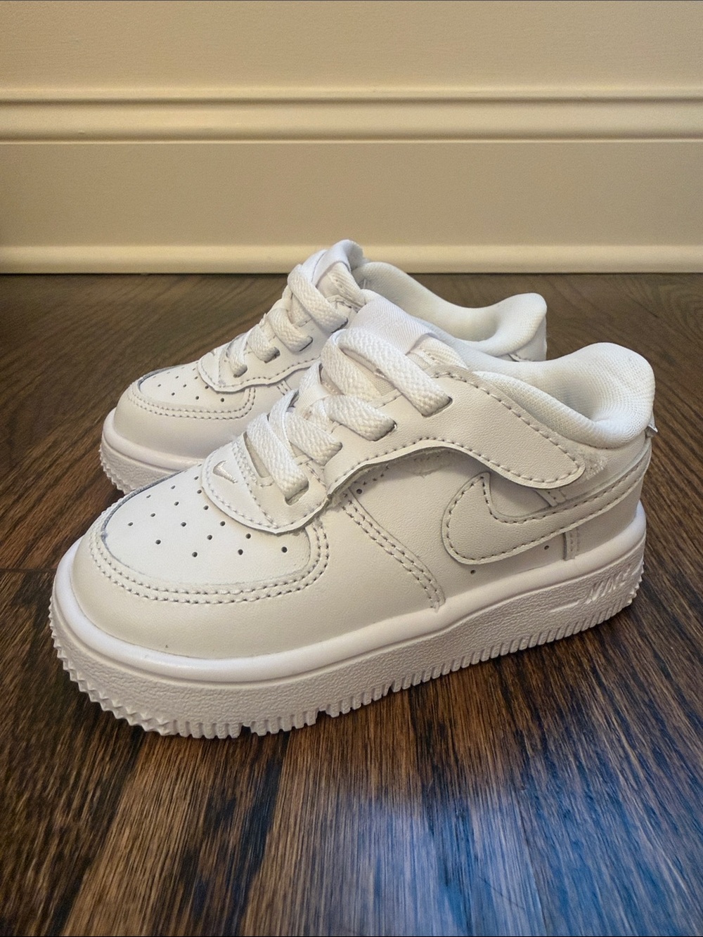 Nike Air Force 1 Low-Top Easy-on Toddler 6c Sneakers